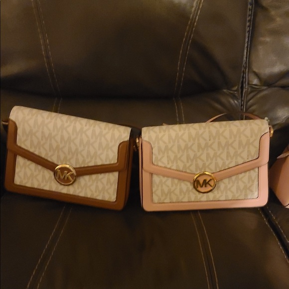 Michael kors pocket books - Picture 2 of 4